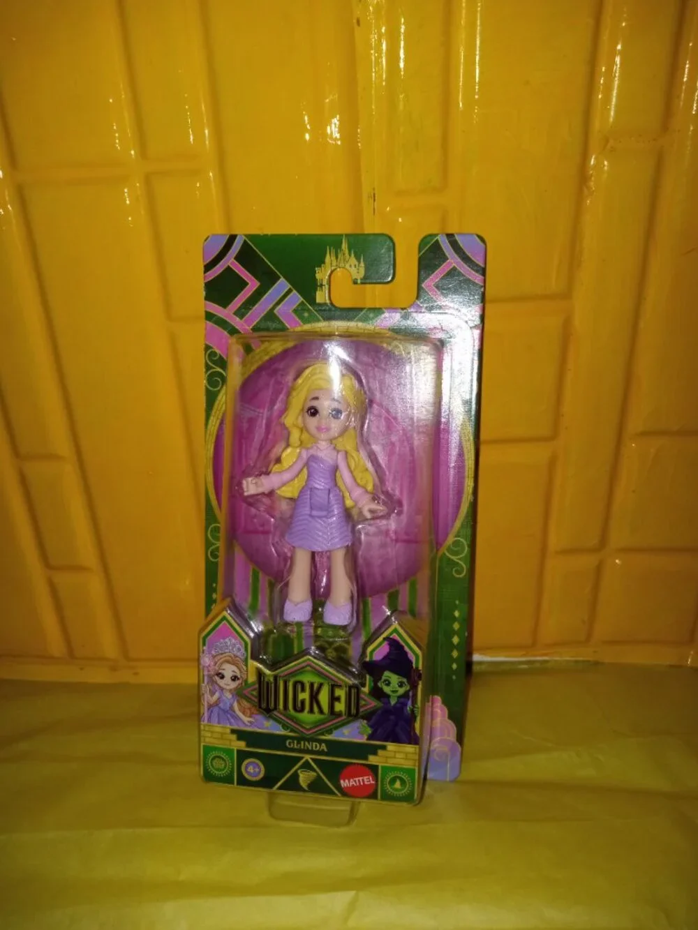 Mini Glinda shiz university uniform wicked mattel wizard of oz glinda the good
